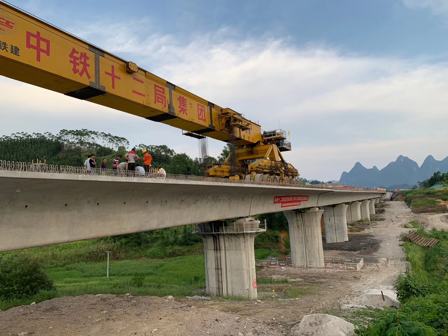 毛阳镇预应力加固在公路桥梁施工应用